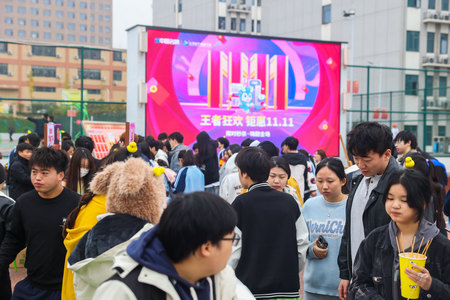 �L(zh��ng)ɳ���A �����߿�g ⠻� 11.11�� У�@��̹�(ji��)ʢ��Ļ