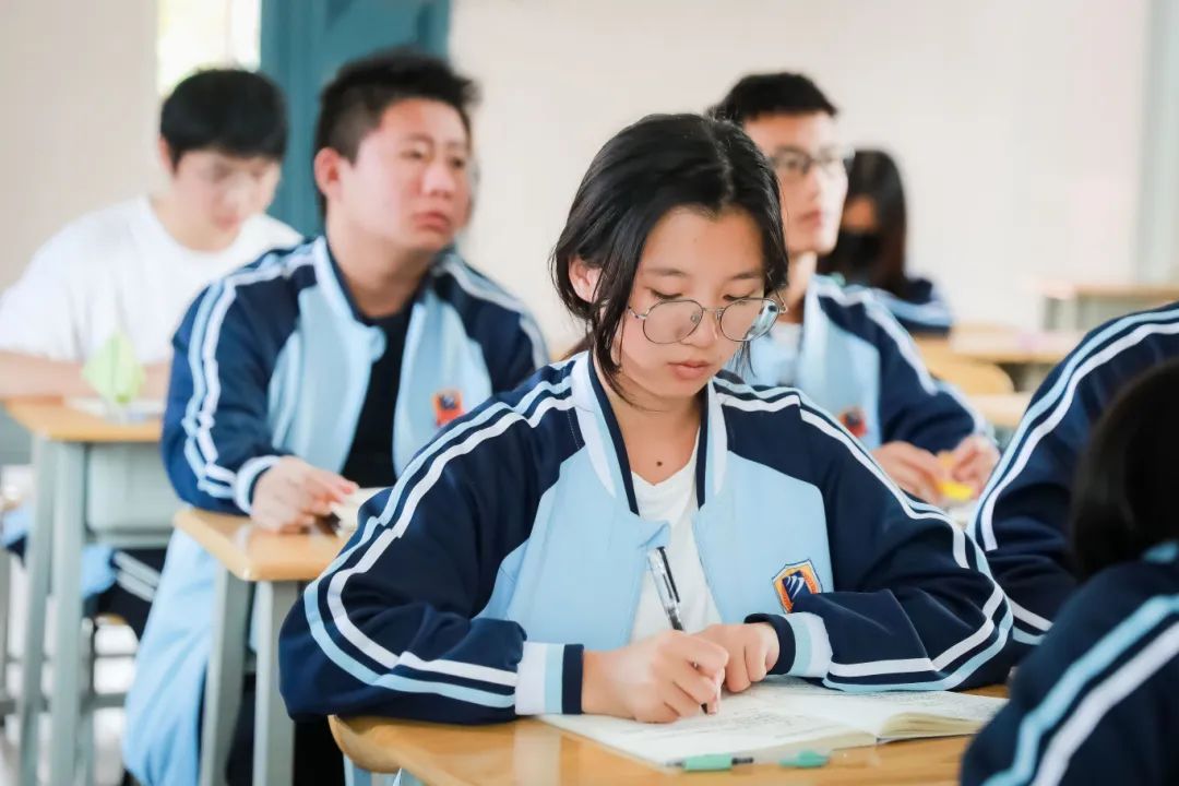 1715562309844782.jpg 1715562309844782.jpg